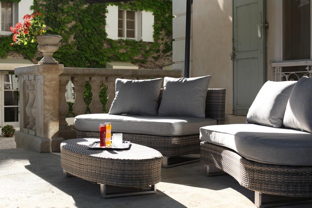 Hostellerie Les Frenes Avignon Exterior photo
