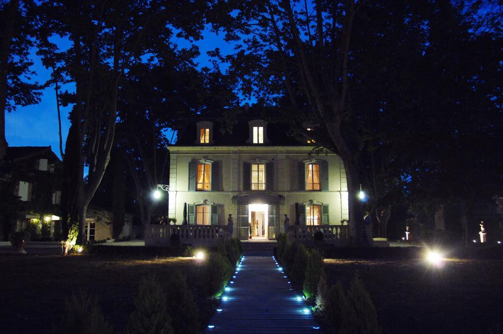 Hostellerie Les Frenes Avignon Exterior photo