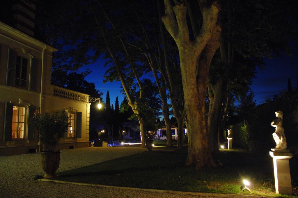 Hostellerie Les Frenes Avignon Exterior photo